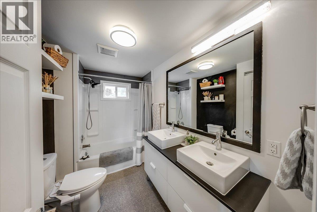 710 10th Avenue Property Photo 19