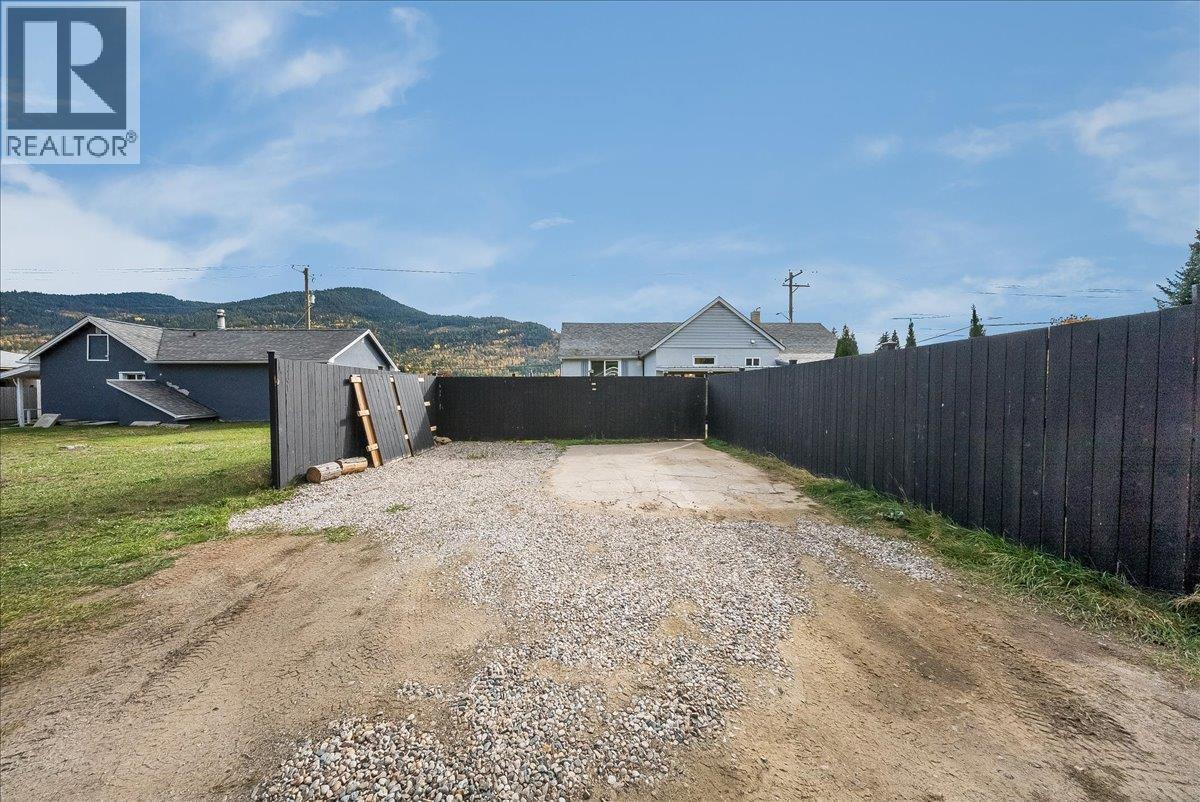 710 10th Avenue Property Photo 36