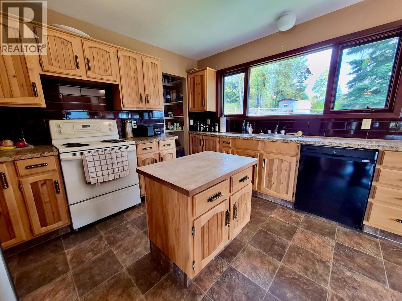 3831 Aaron Road Property Photo 24