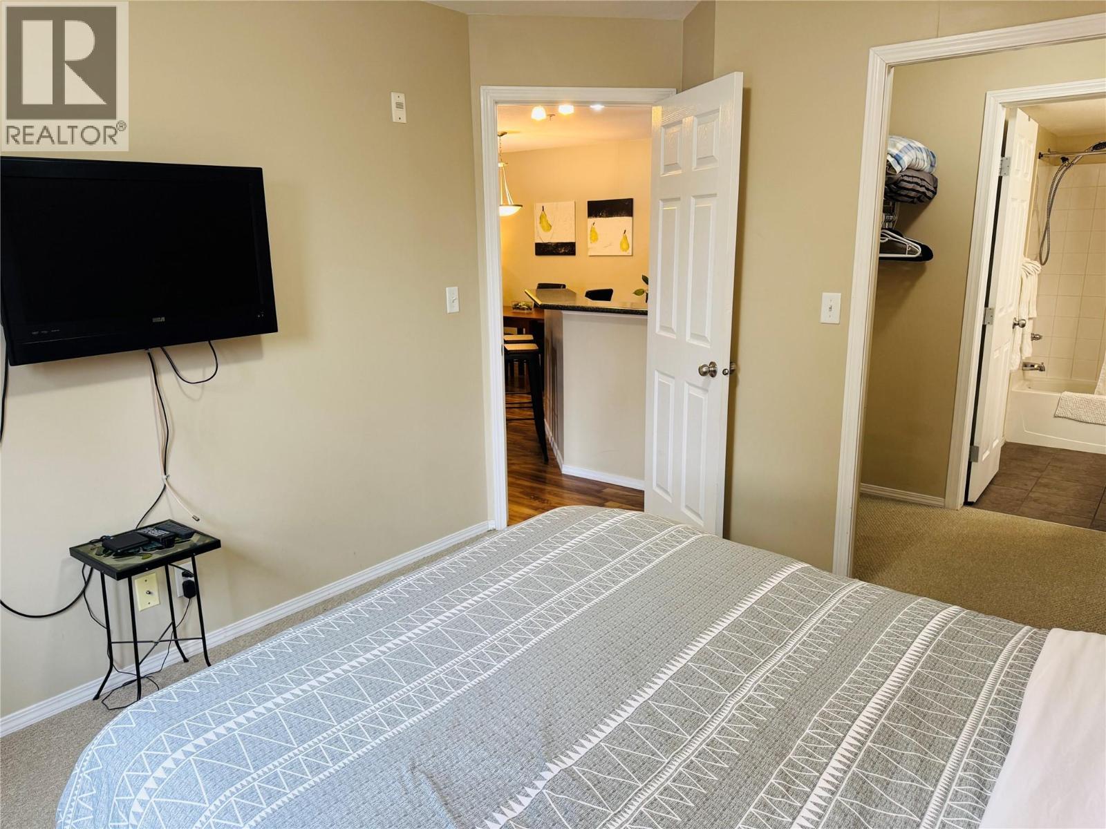 205 Third Avenue Unit# 2212 Property Photo 19