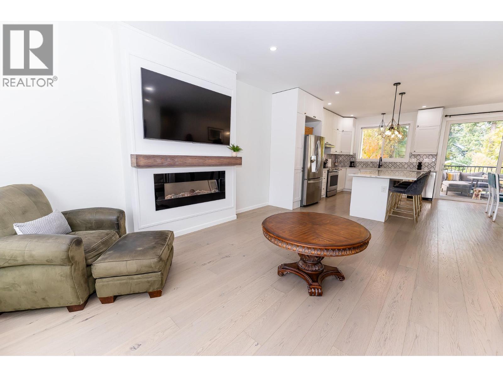 1791 22 Street Ne Property Photo 5