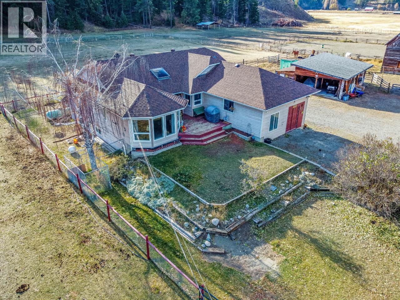 1740 Macaulay Road Property Photo 2