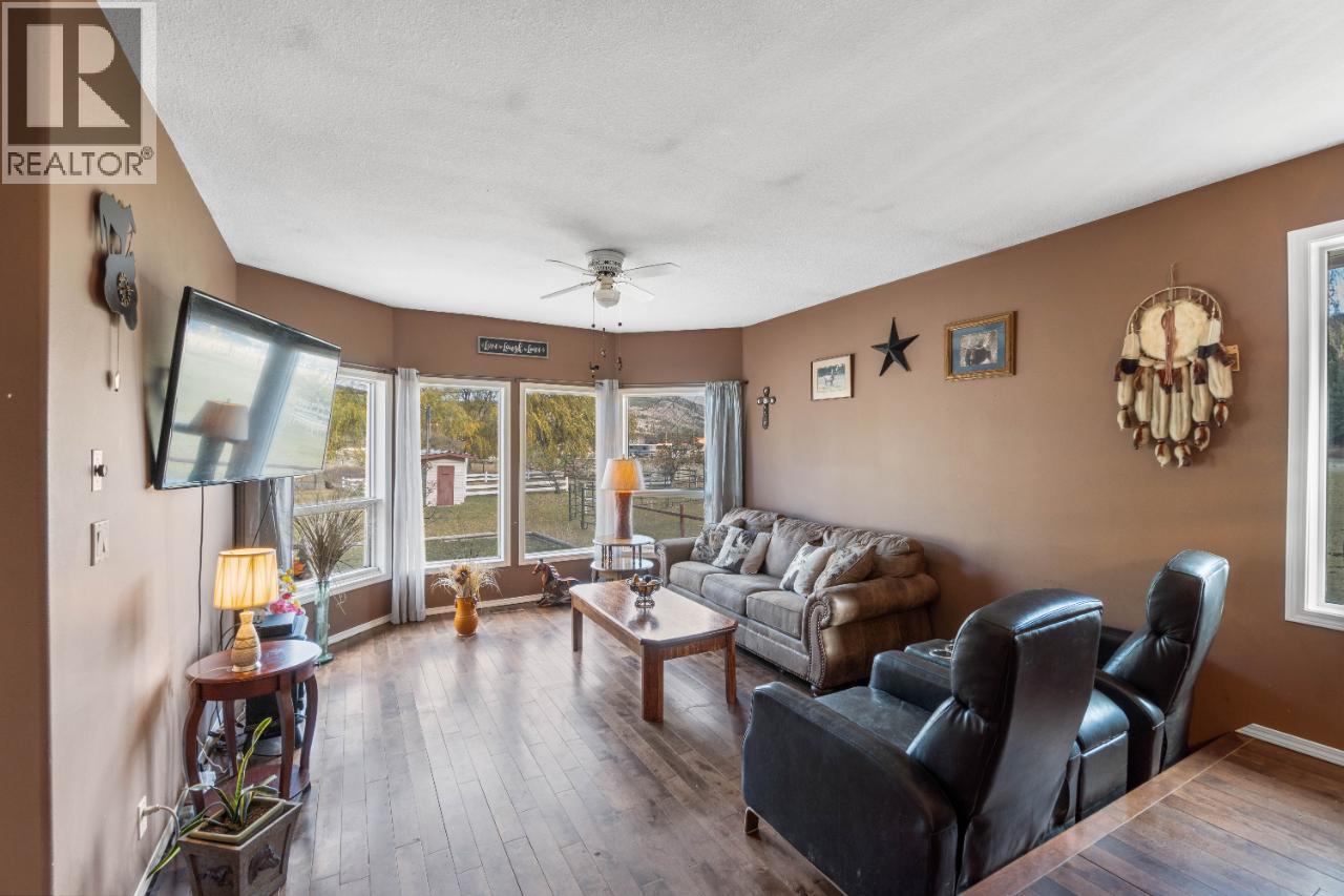 1740 Macaulay Road Property Photo 11