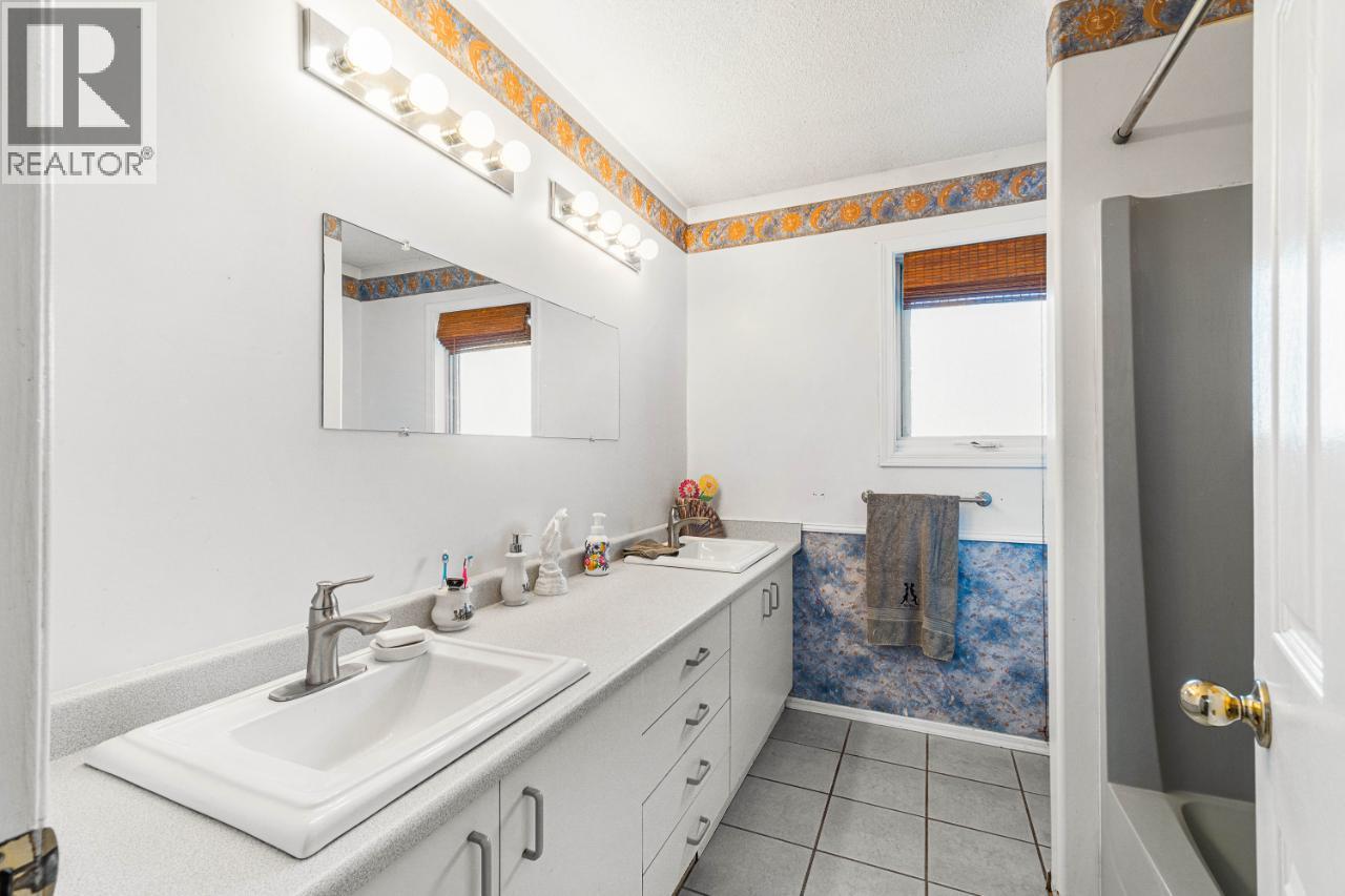 1740 Macaulay Road Property Photo 19