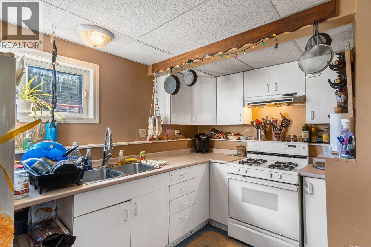 1740 Macaulay Road Property Photo 31