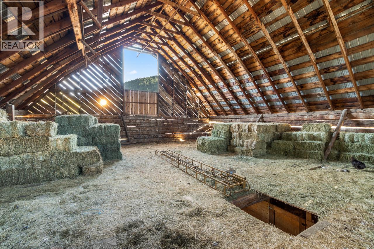 1740 Macaulay Road Property Photo 49