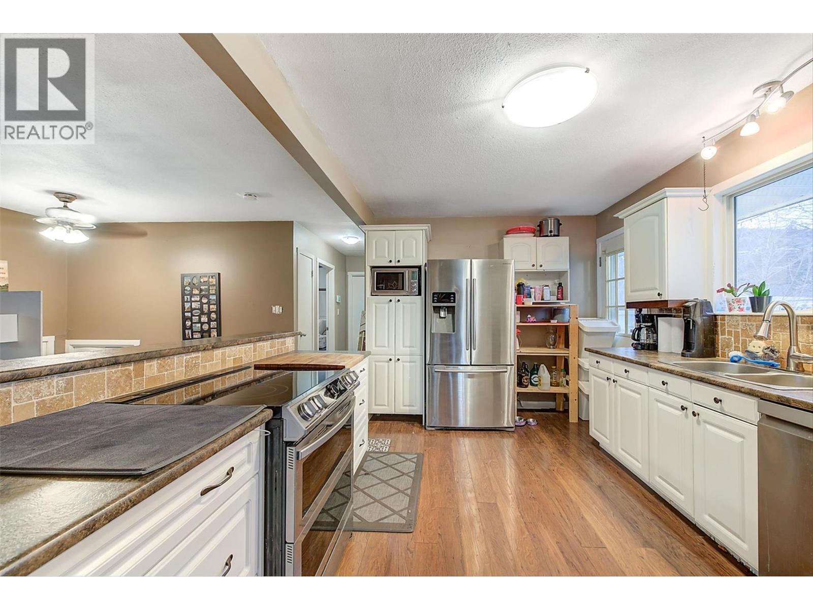 964 Tronson Drive Property Photo 13