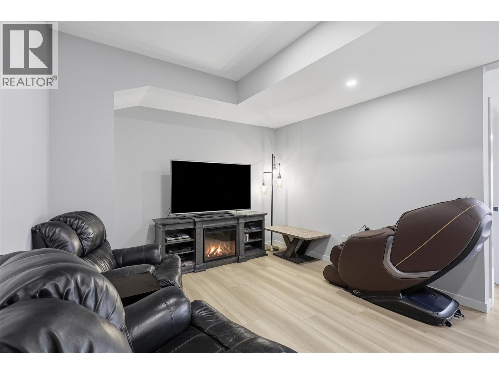 260 Rue Cheval Noir Unit# 19 Property Photo 38