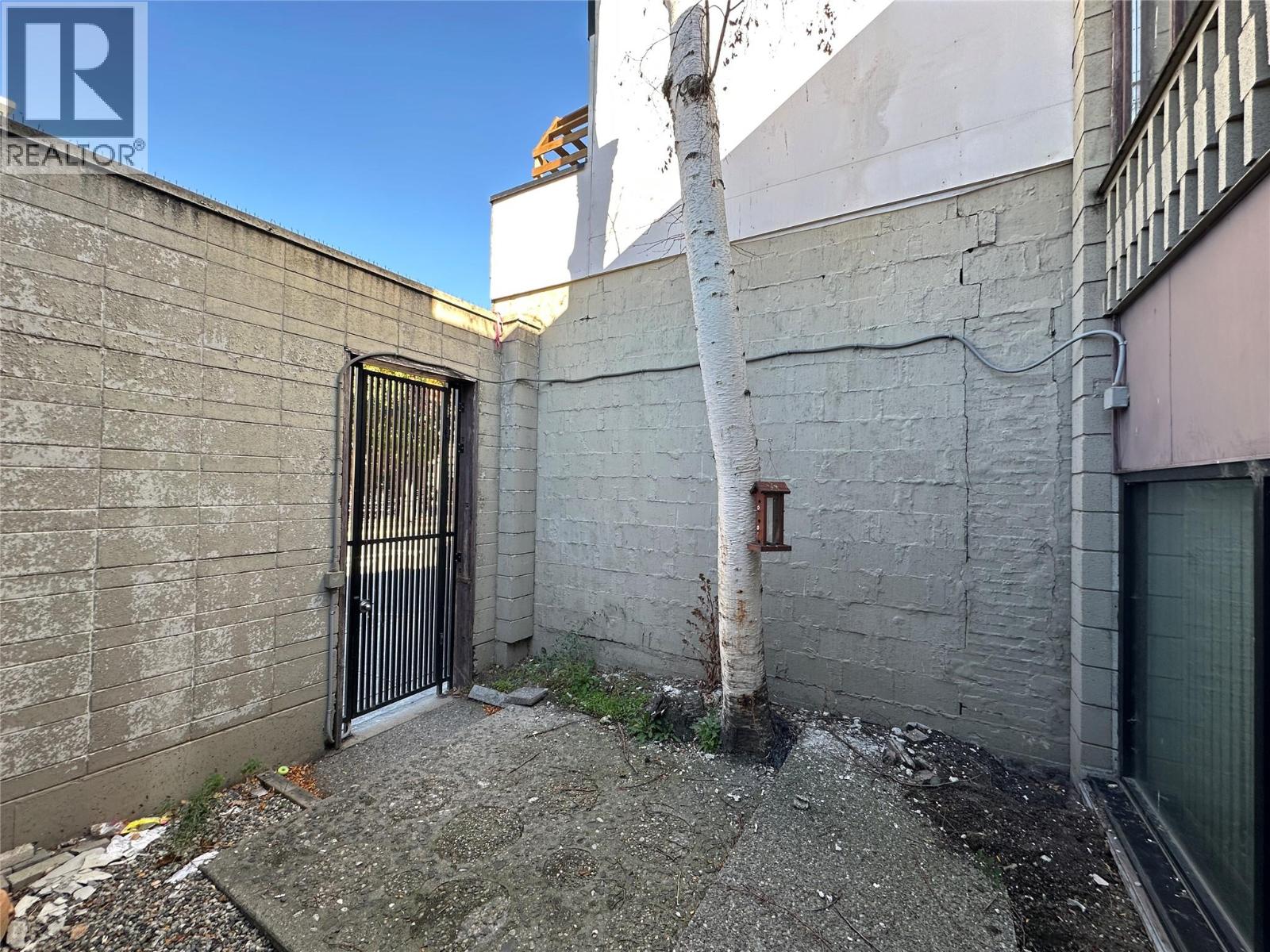477 Leon Avenue Property Photo 9
