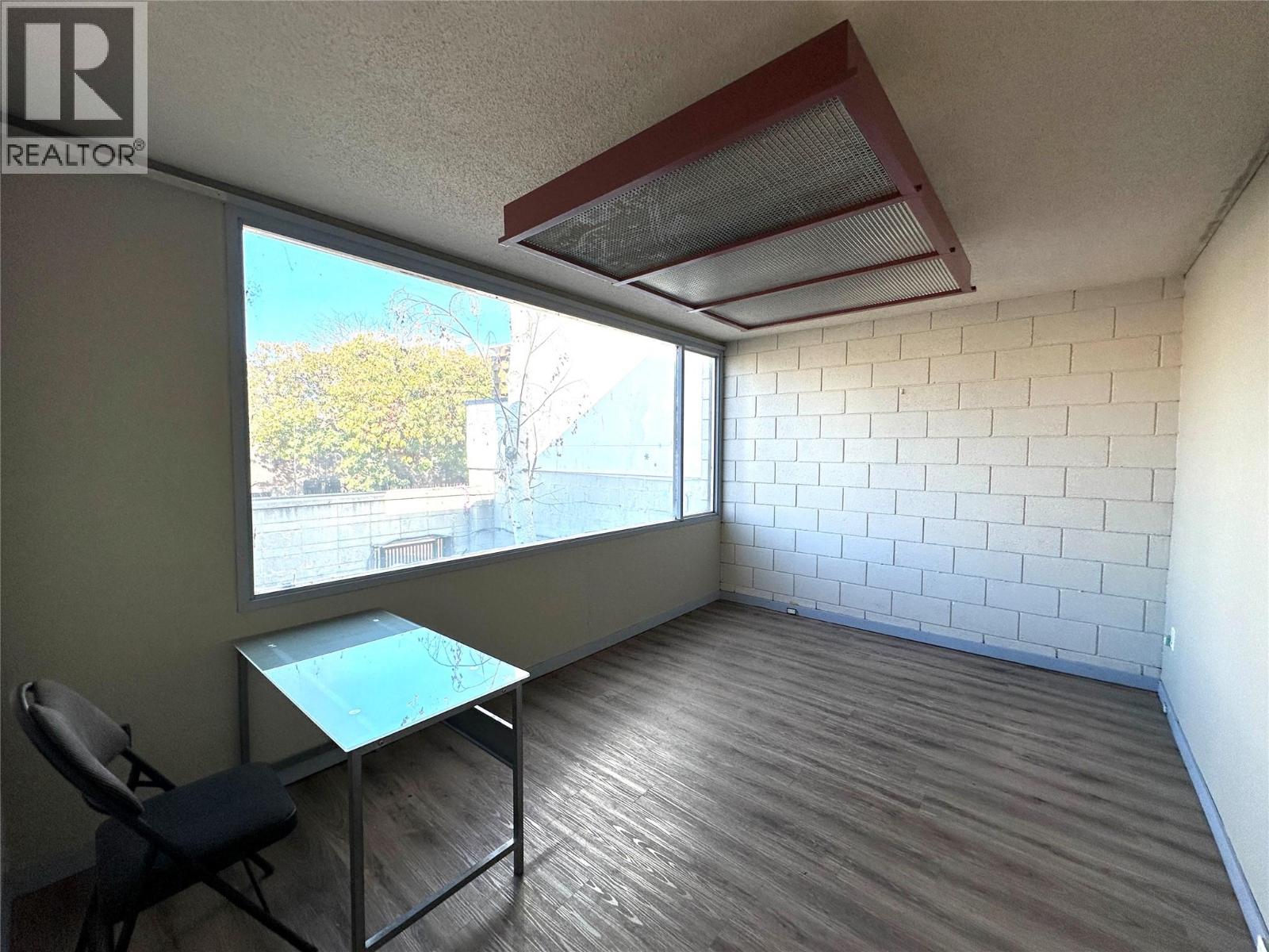 455 & 477 Leon Avenue Property Photo 27