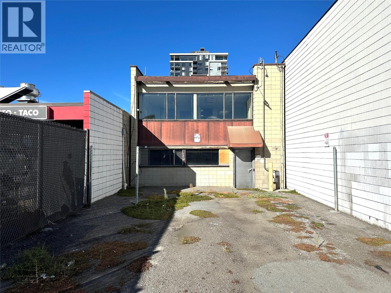 455 & 477 Leon Avenue Property Photo 43