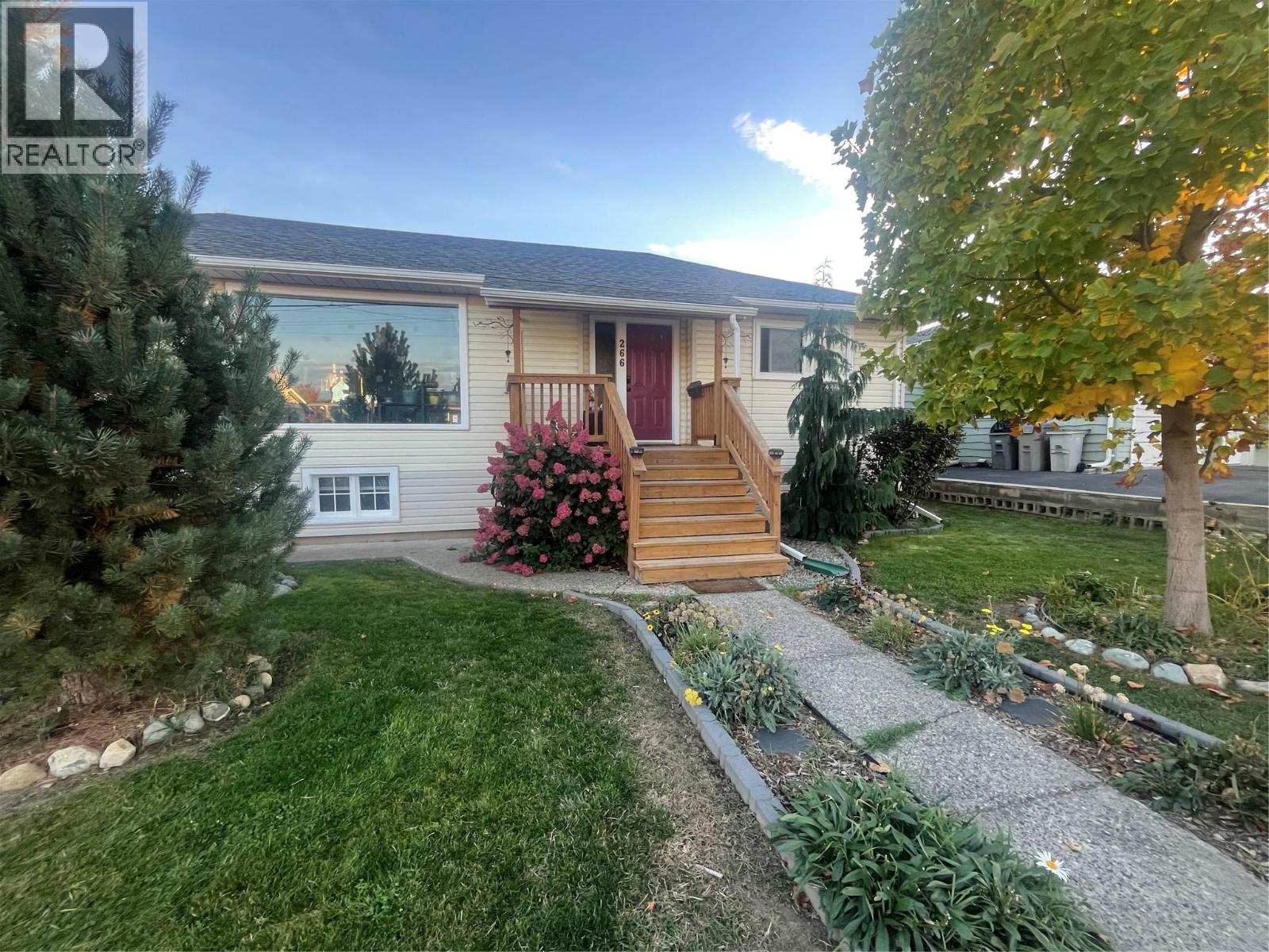 266 CHESTNUT Avenue Property Photo 1
