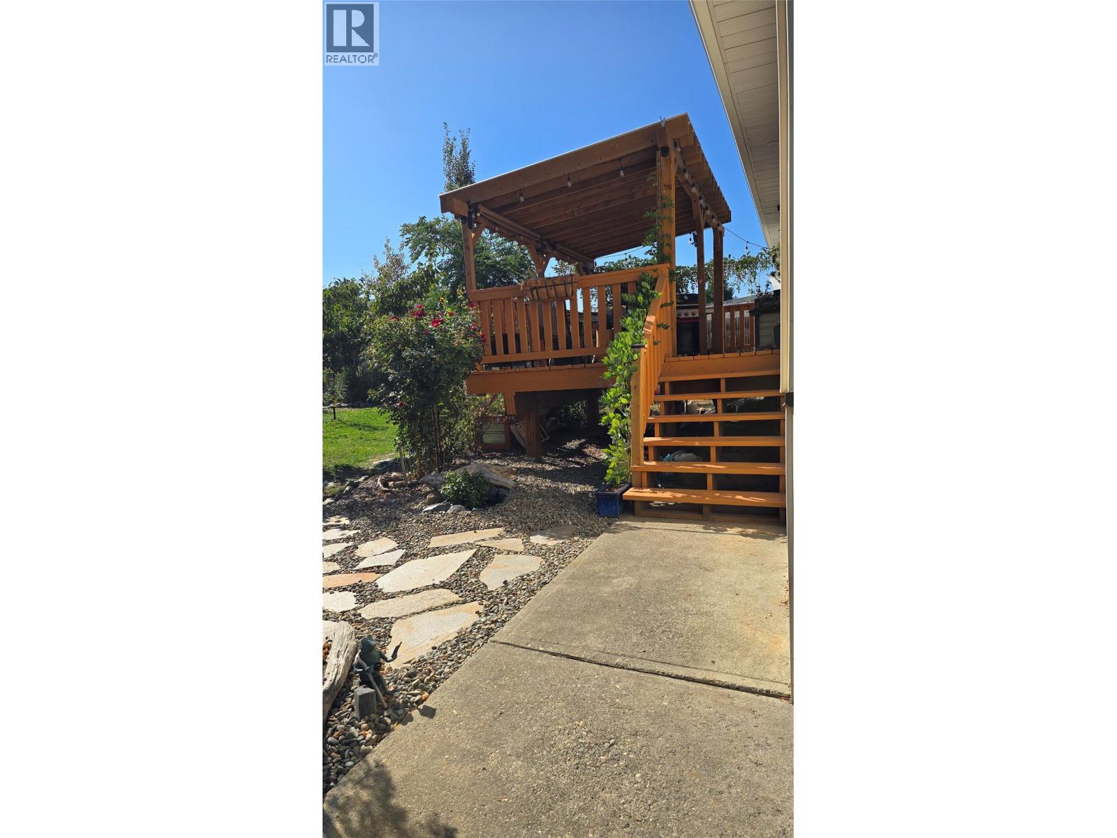 266 Chestnut Avenue Property Photo 32