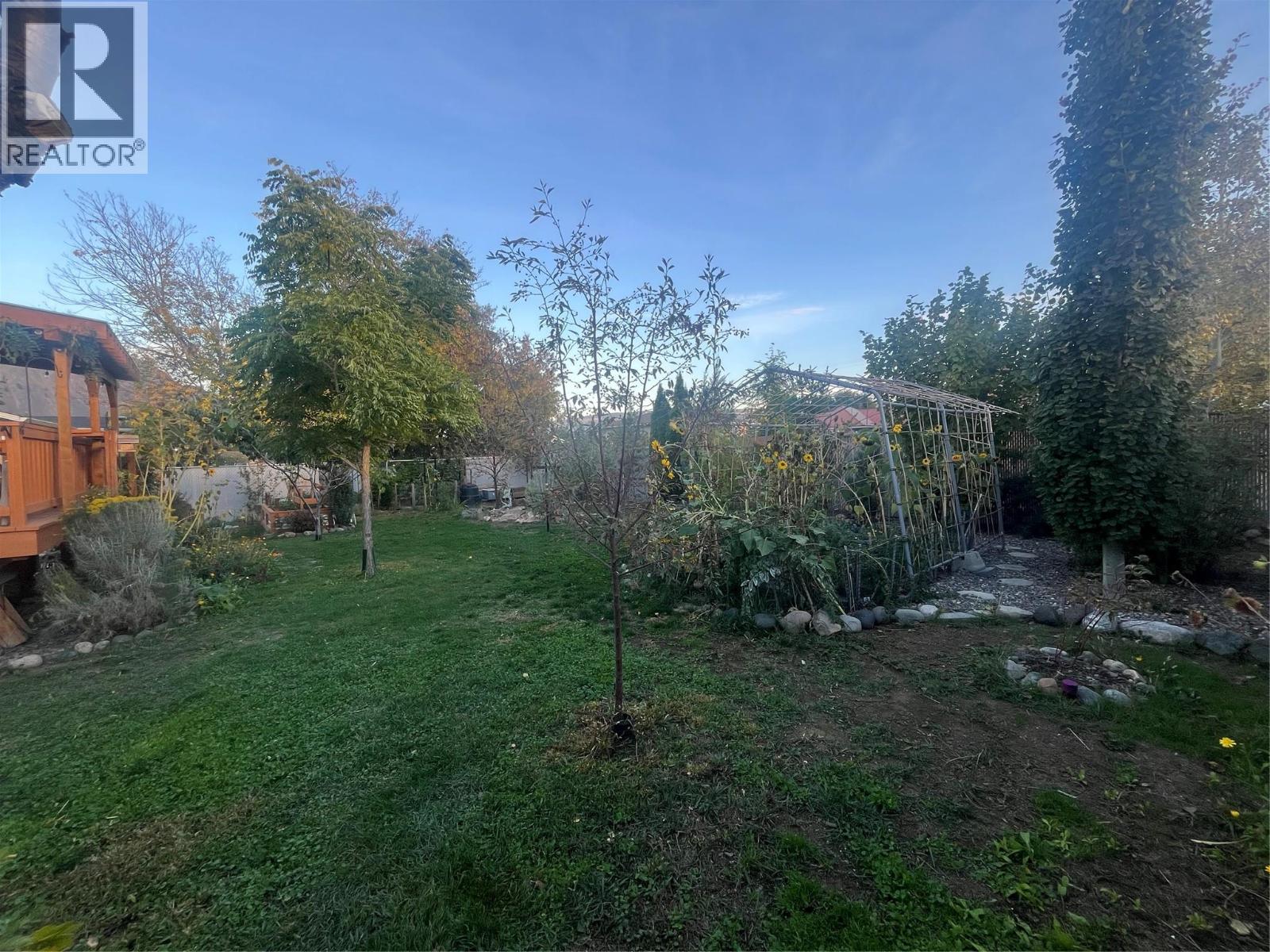 266 Chestnut Avenue Property Photo 40