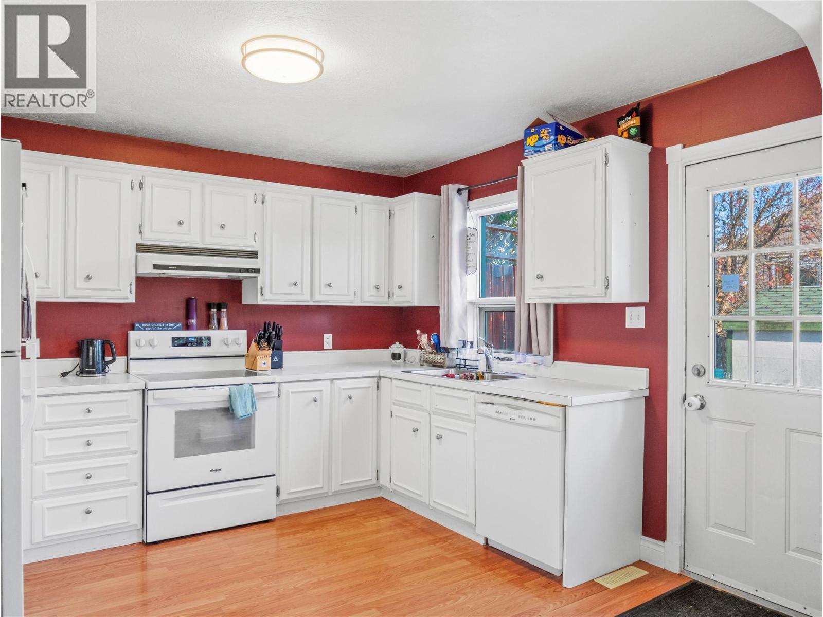 10704 Briarwood Crescent Property Photo 2