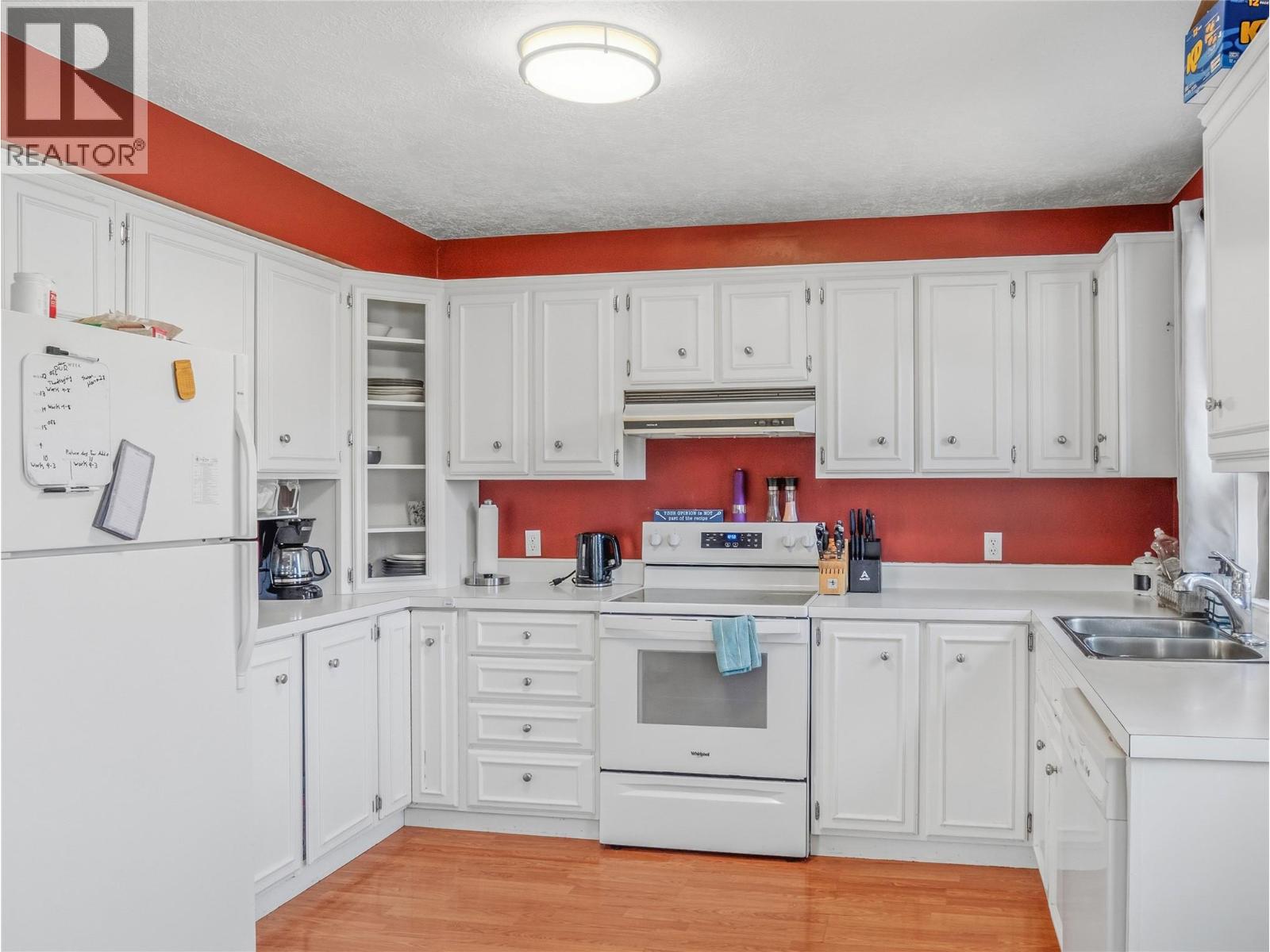 10704 Briarwood Crescent Property Photo 4