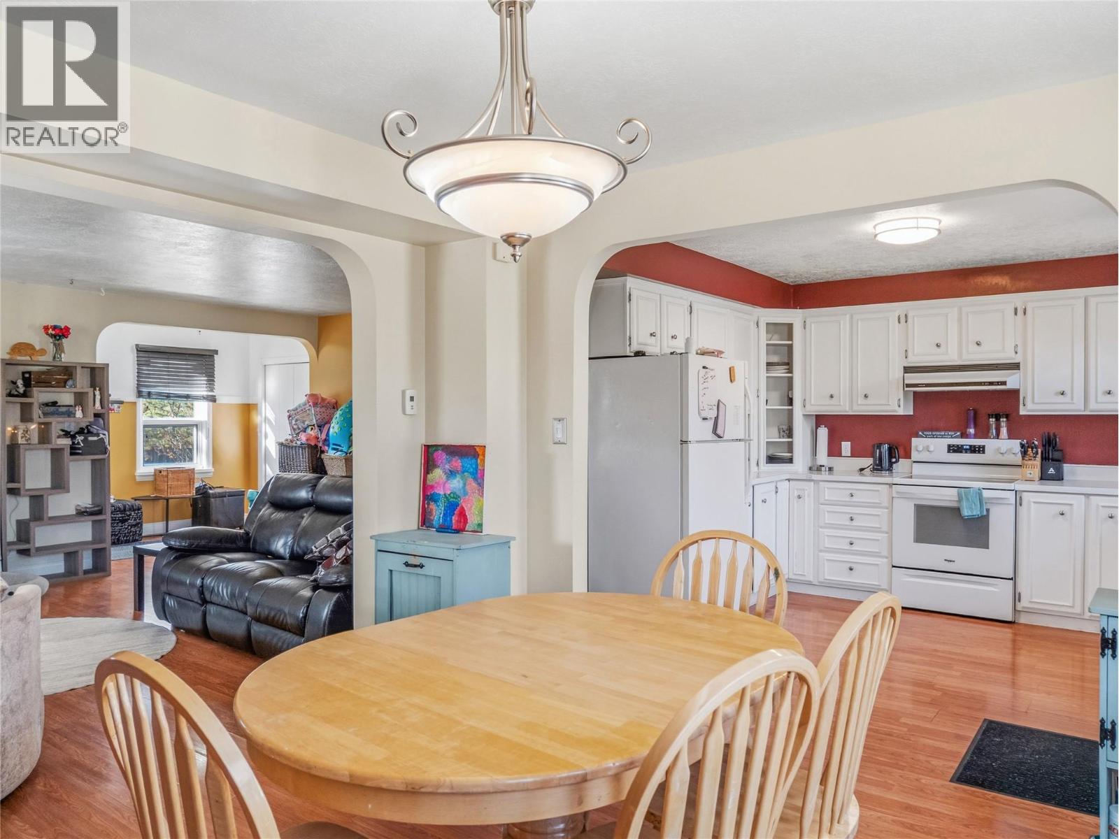 10704 Briarwood Crescent Property Photo 8