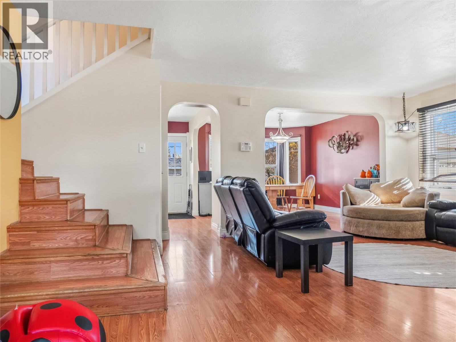 10704 Briarwood Crescent Property Photo 12
