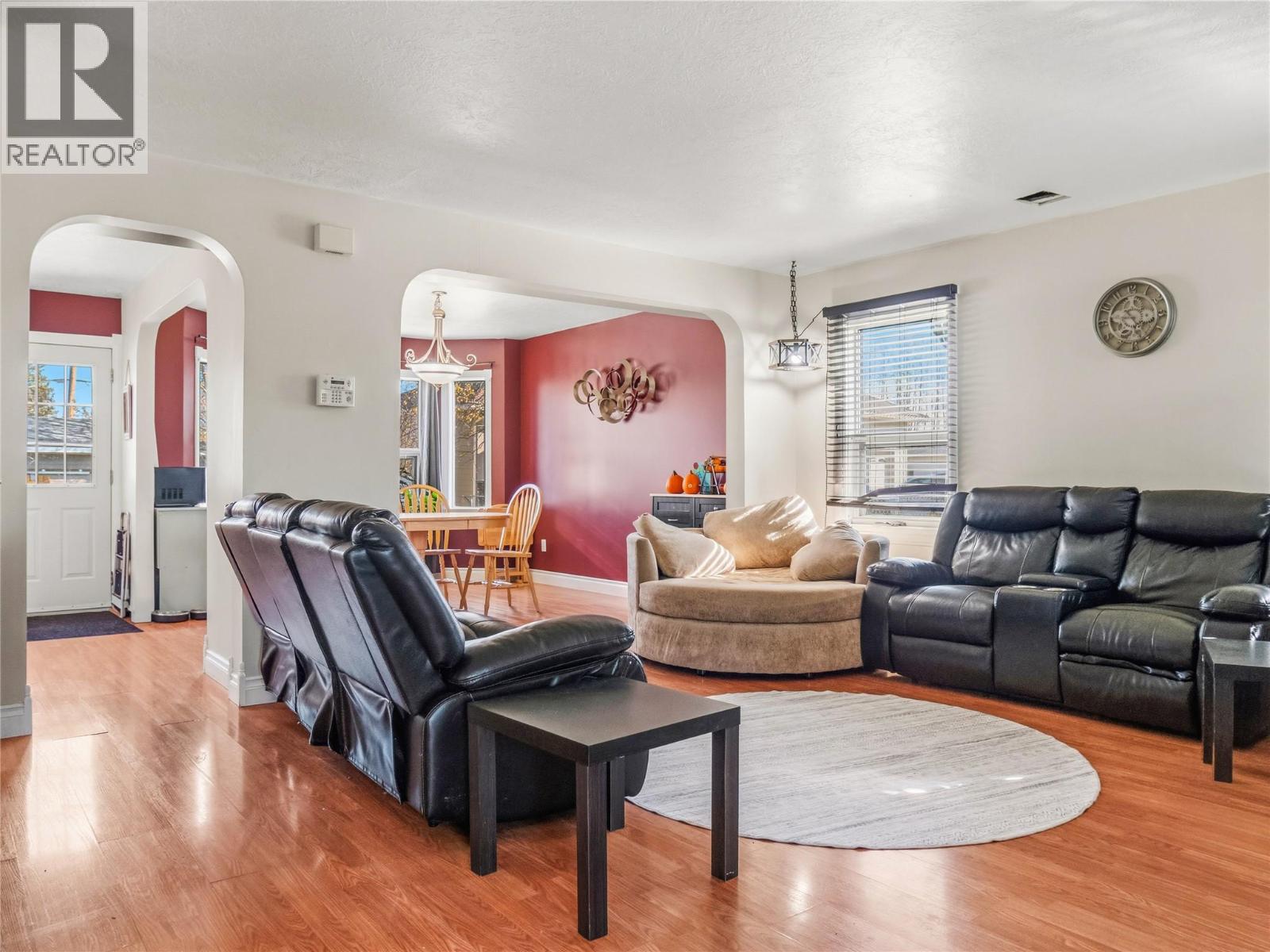 10704 Briarwood Crescent Property Photo 13