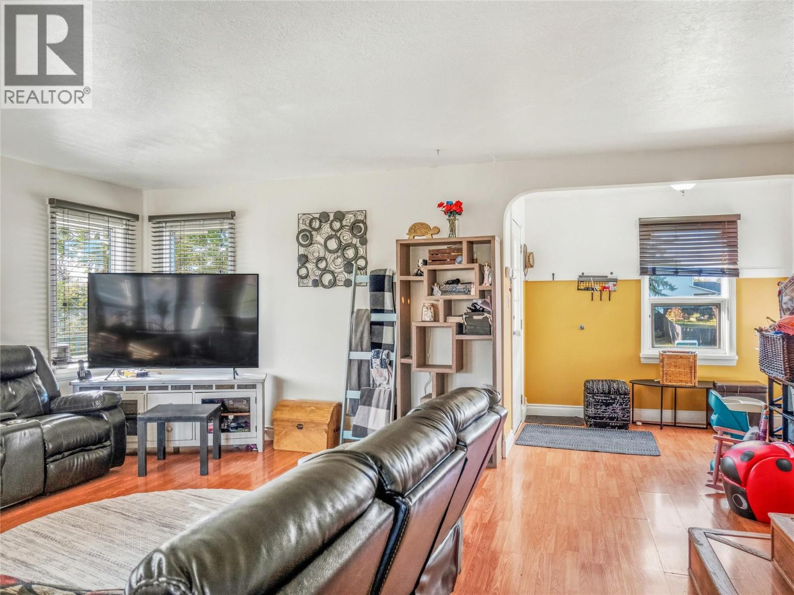 10704 Briarwood Crescent Property Photo 16