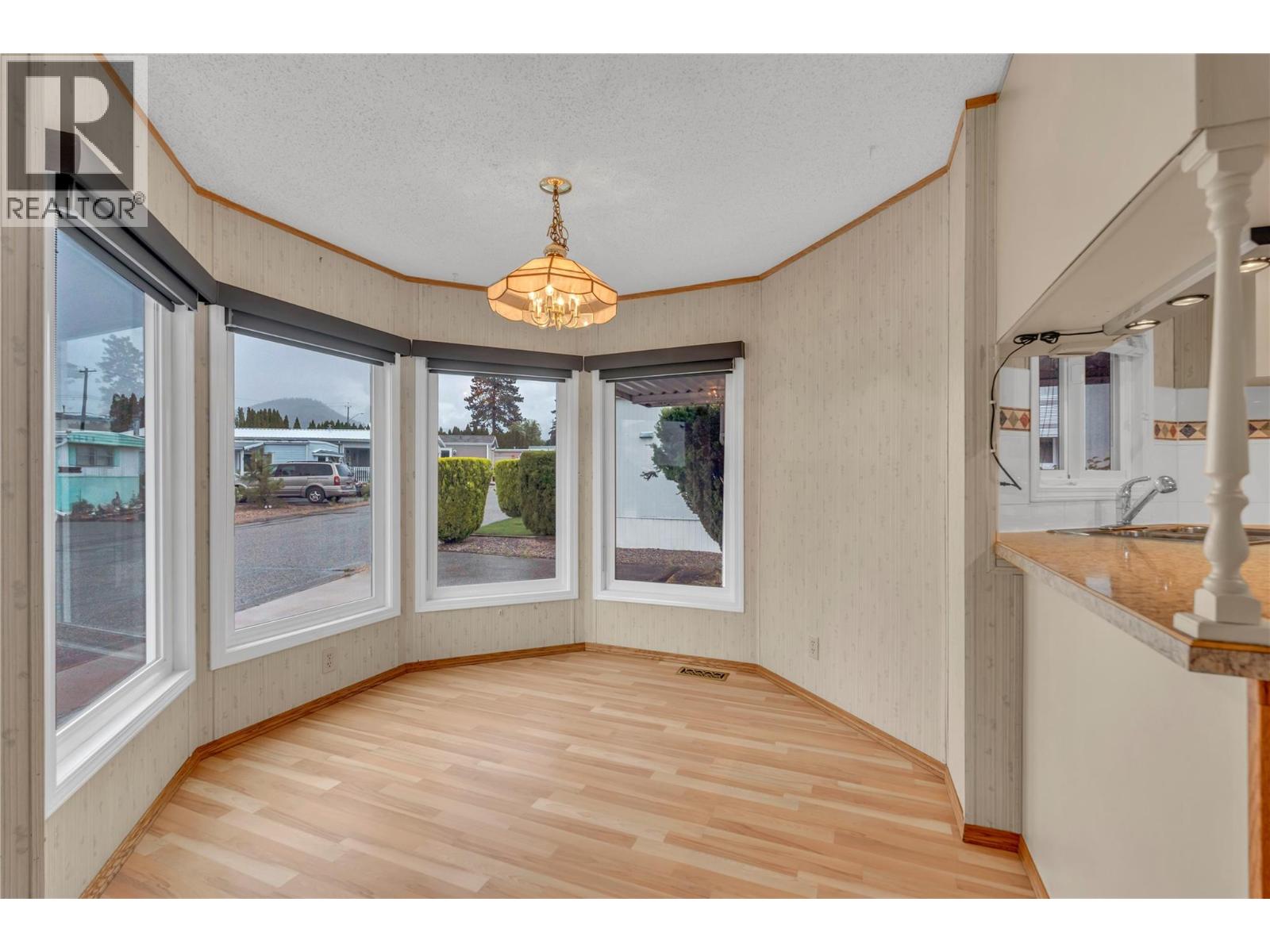 98 Okanagan Avenue E Unit# 25 Property Photo 5