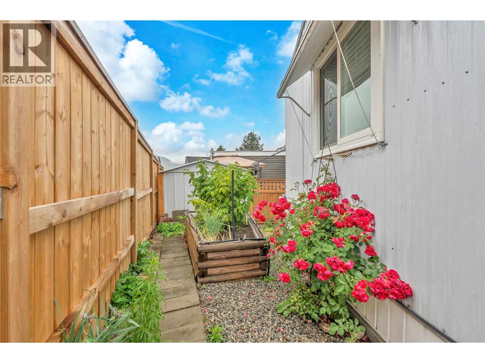 98 Okanagan Avenue E Unit# 25 Property Photo 16