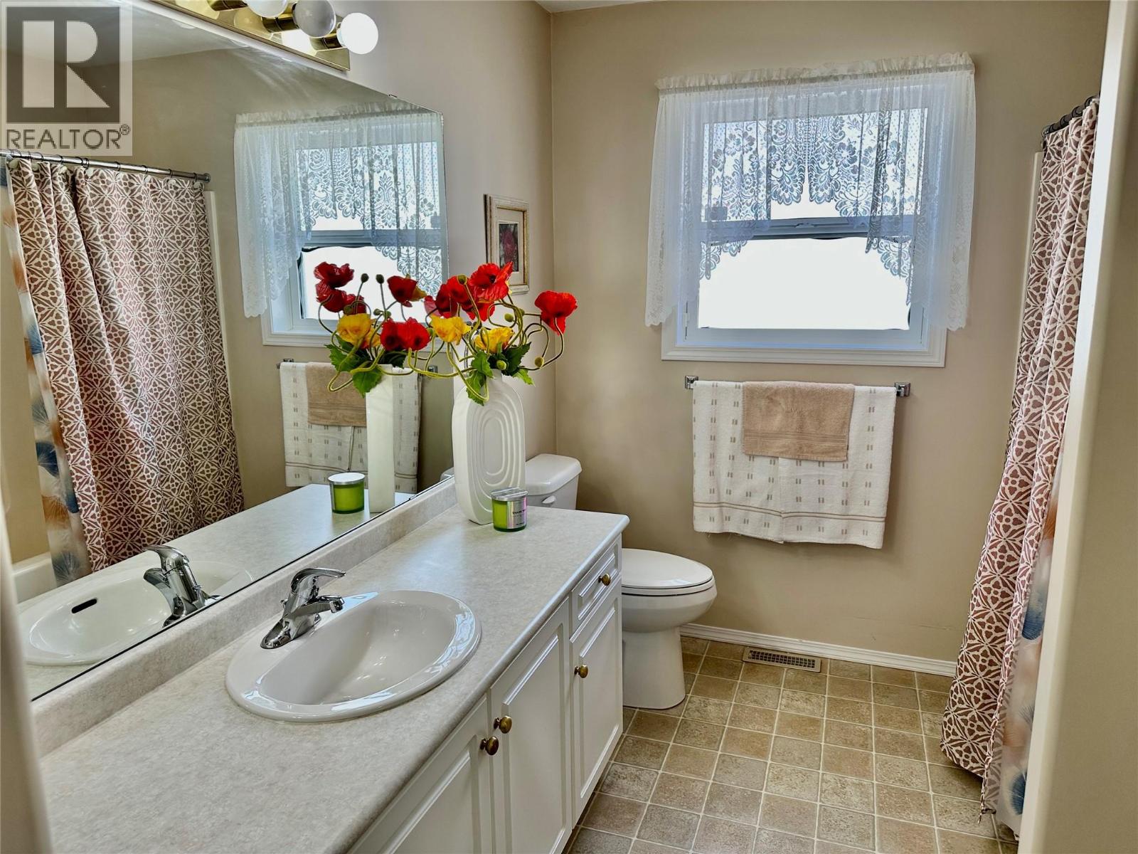 534 Redwing Drive Property Photo 9
