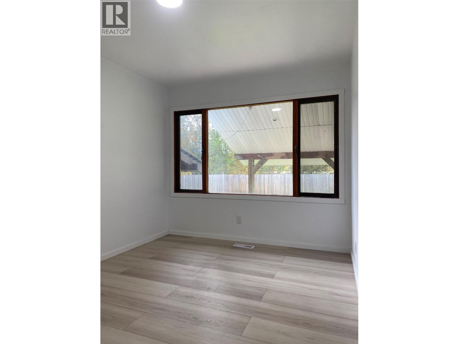 861 Cedar Street Property Photo 8
