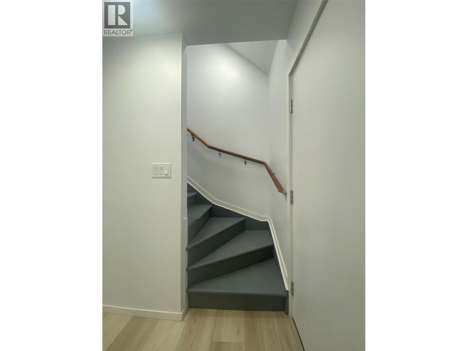 861 Cedar Street Property Photo 10