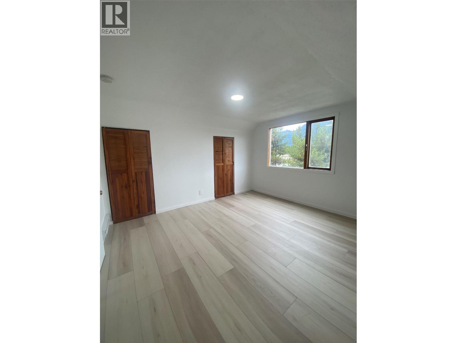 861 Cedar Street Property Photo 13