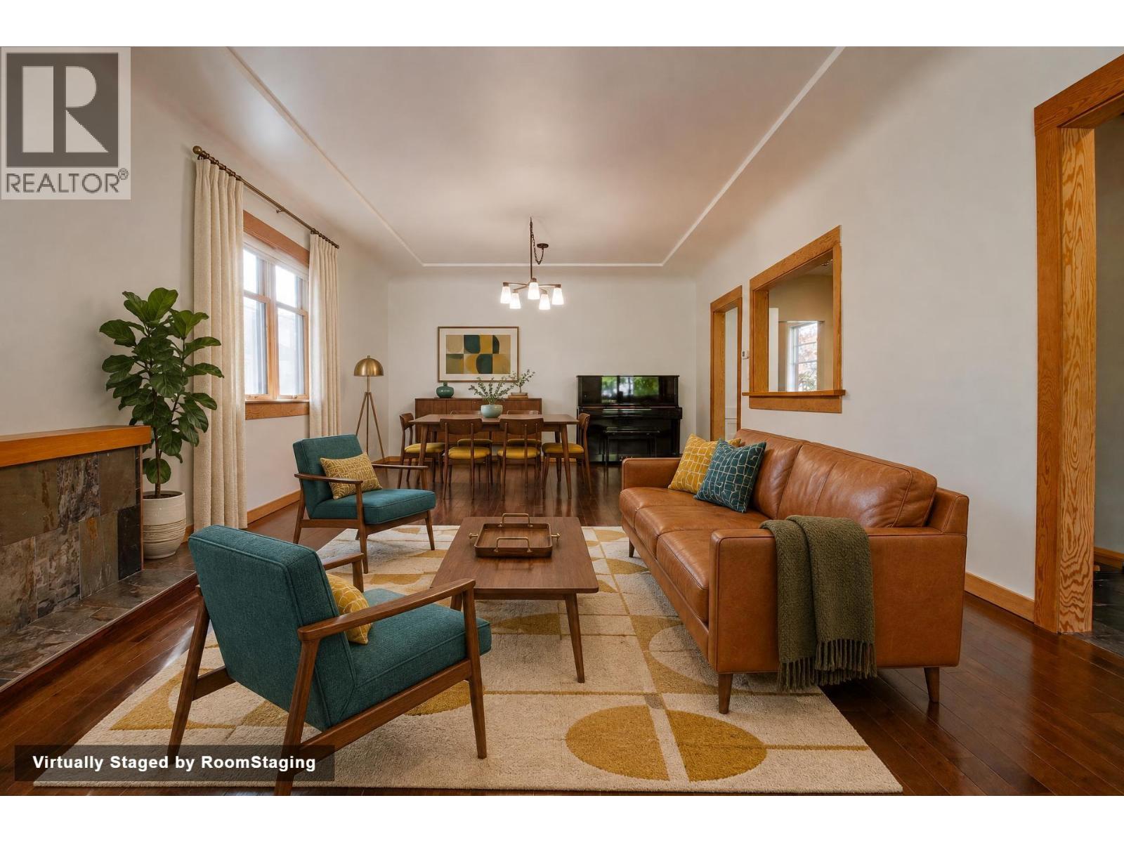 215 Sixth Street E Property Photo 5