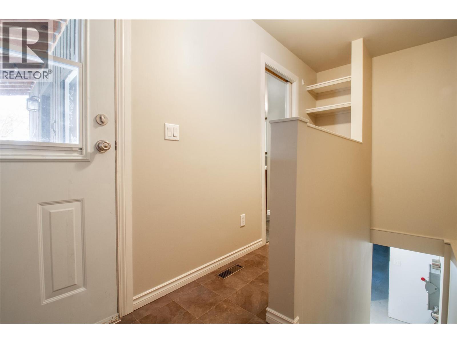 215 Sixth Street E Property Photo 18