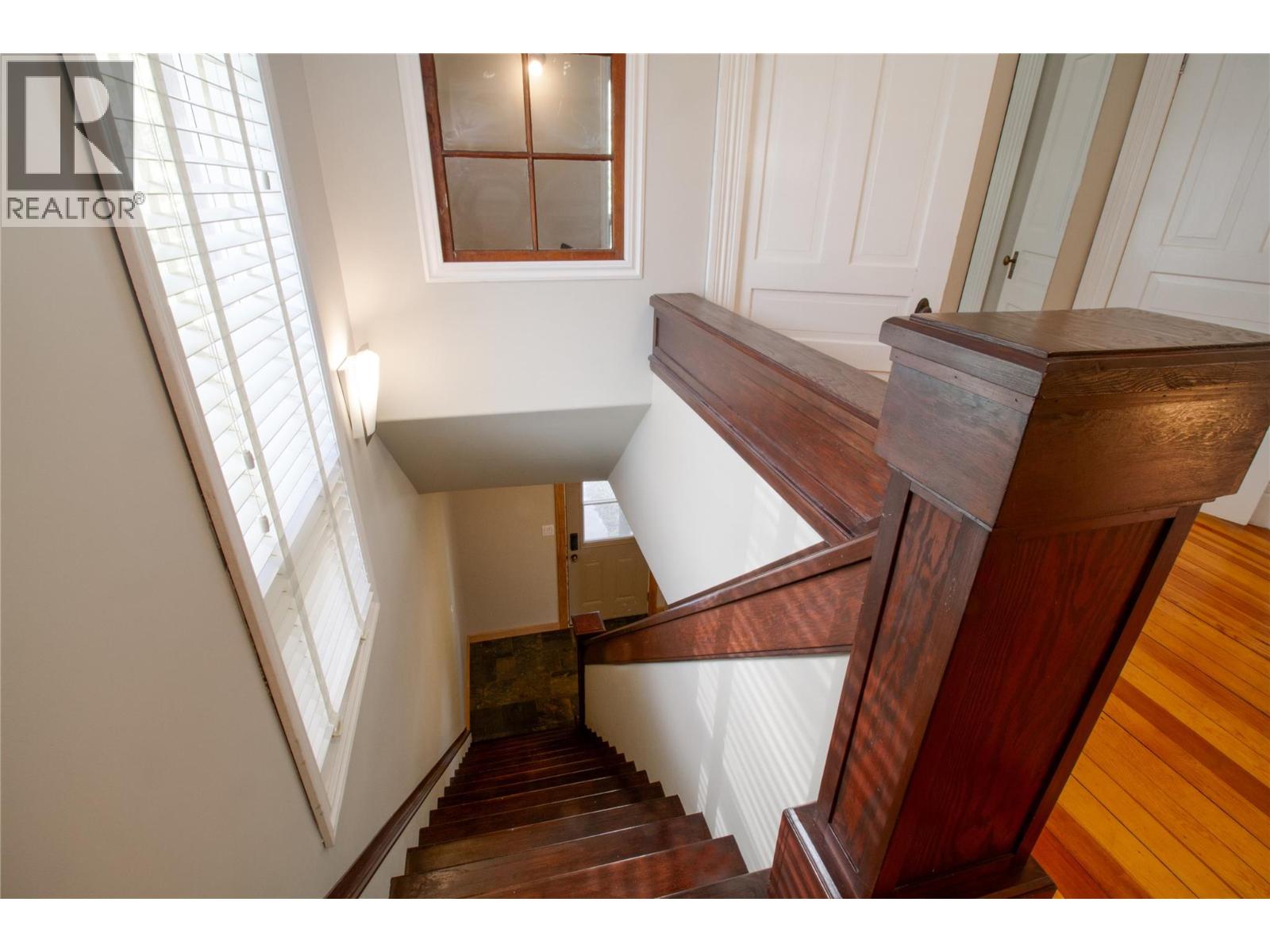 215 Sixth Street E Property Photo 19