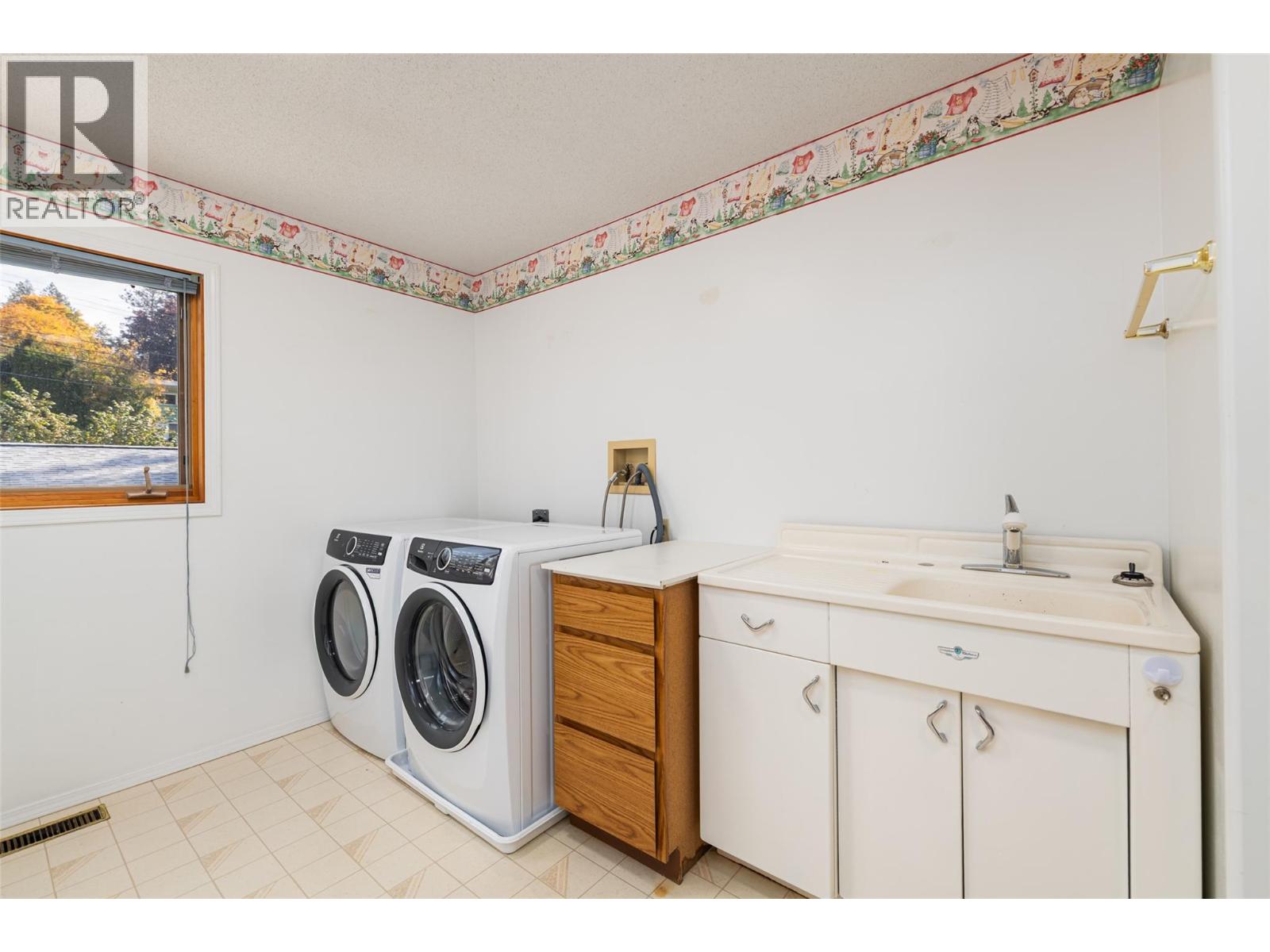 234 21st Avenue N Property Photo 25