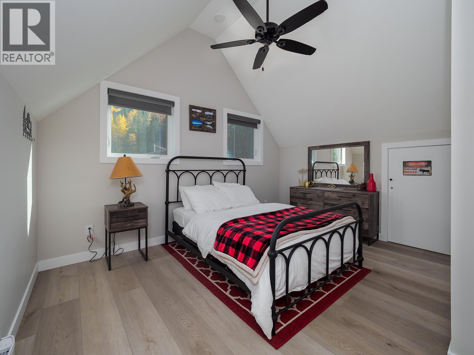 2423 Goat Mountain View Road Property Photo 17