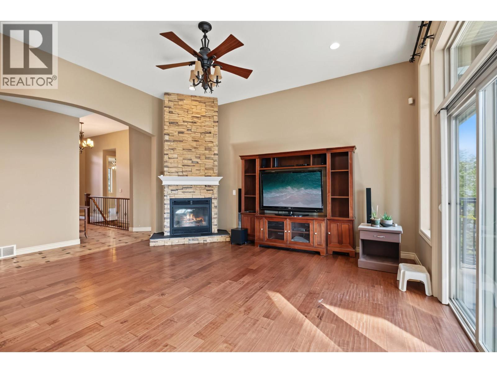 2405 Cobblestone Road Property Photo 9