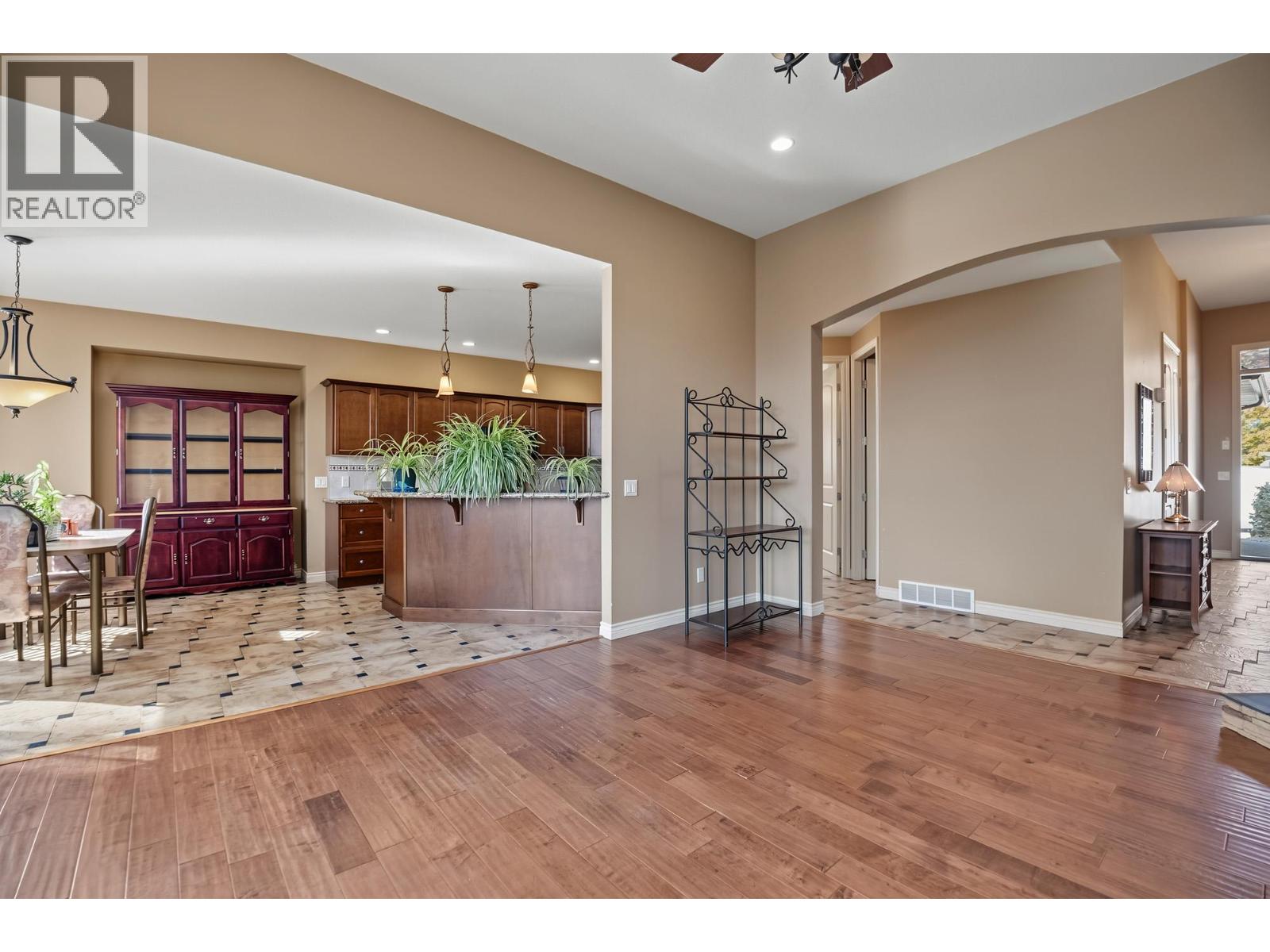 2405 Cobblestone Road Property Photo 10