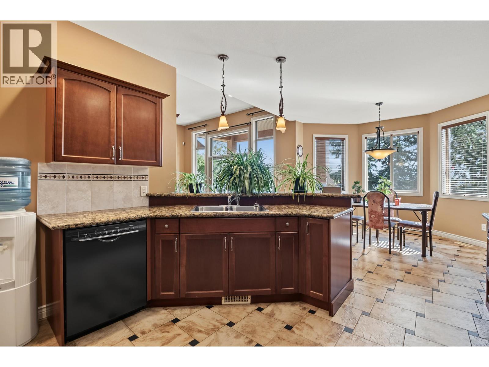 2405 Cobblestone Road Property Photo 17