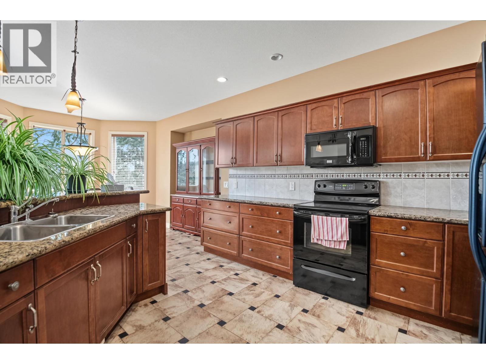 2405 Cobblestone Road Property Photo 18
