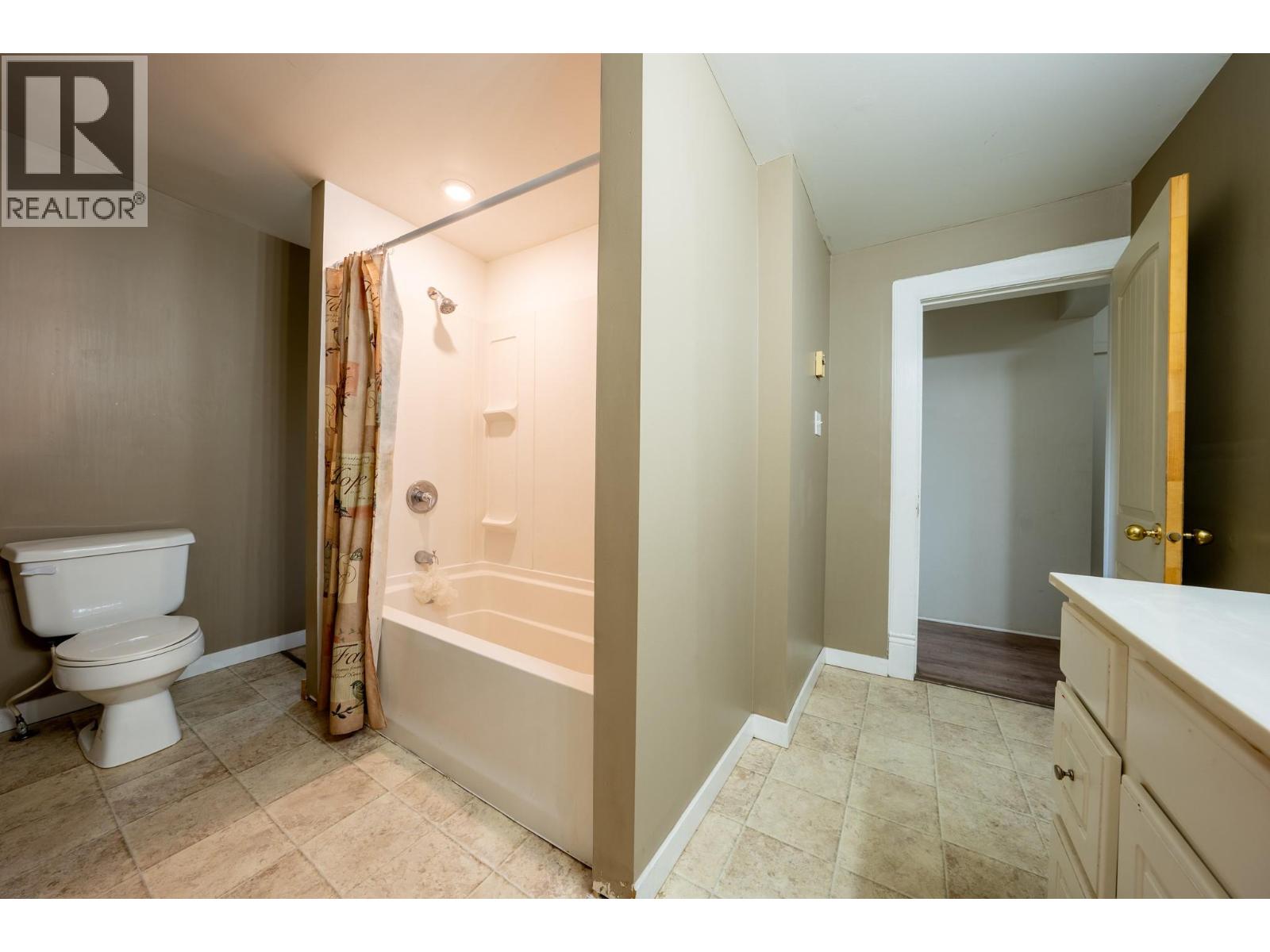 3190 Hall Frontage Road Property Photo 31
