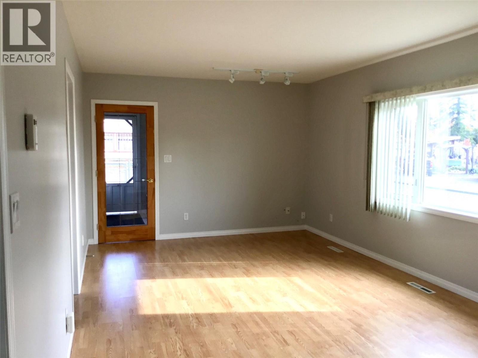 406 5th Avenue Property Photo 13