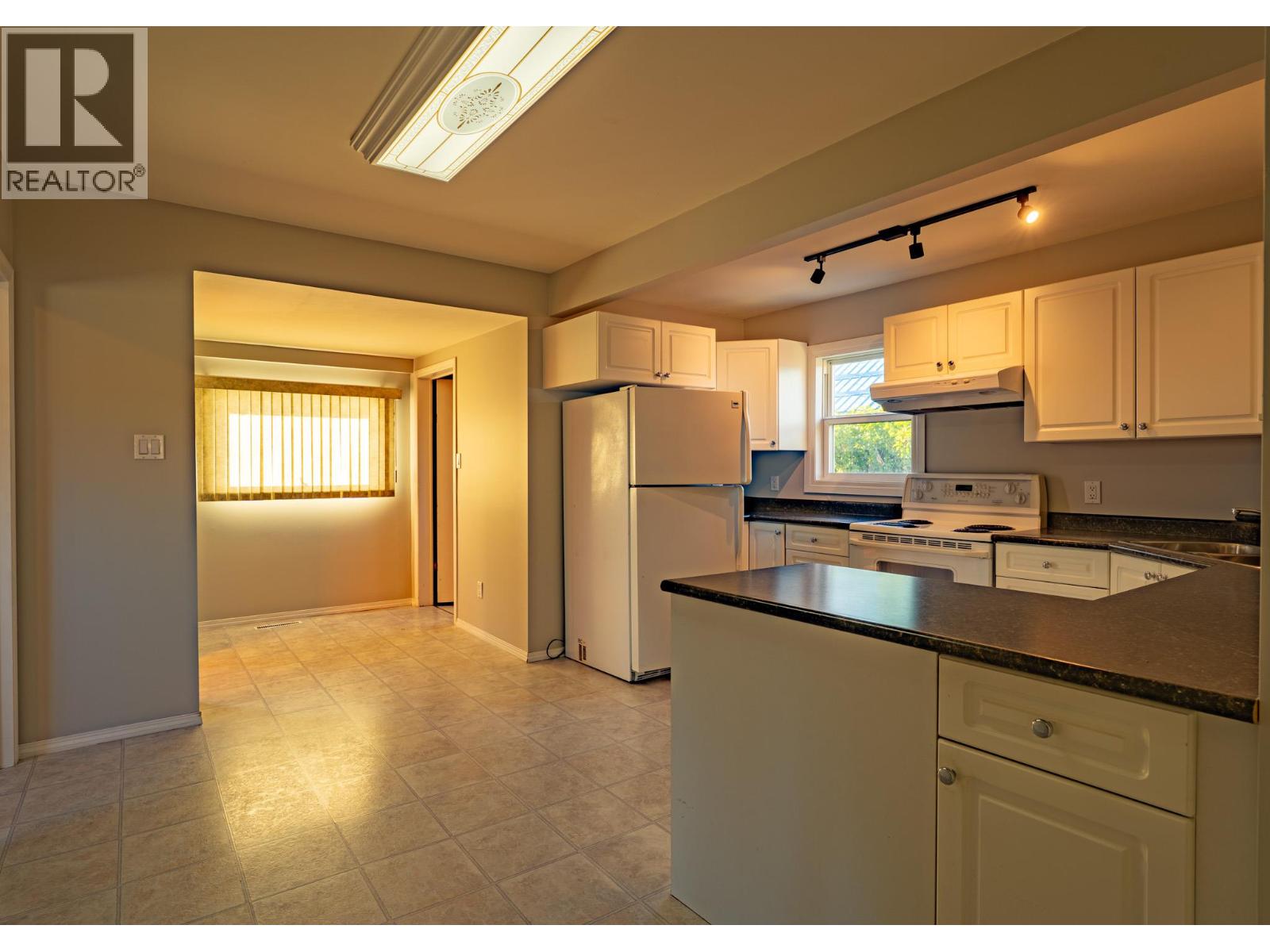 406 5th Avenue Property Photo 16