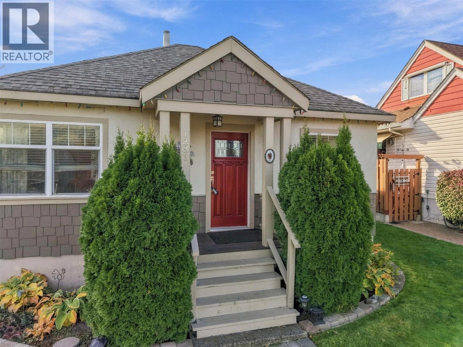 1233 Pine Street Property Photo 2