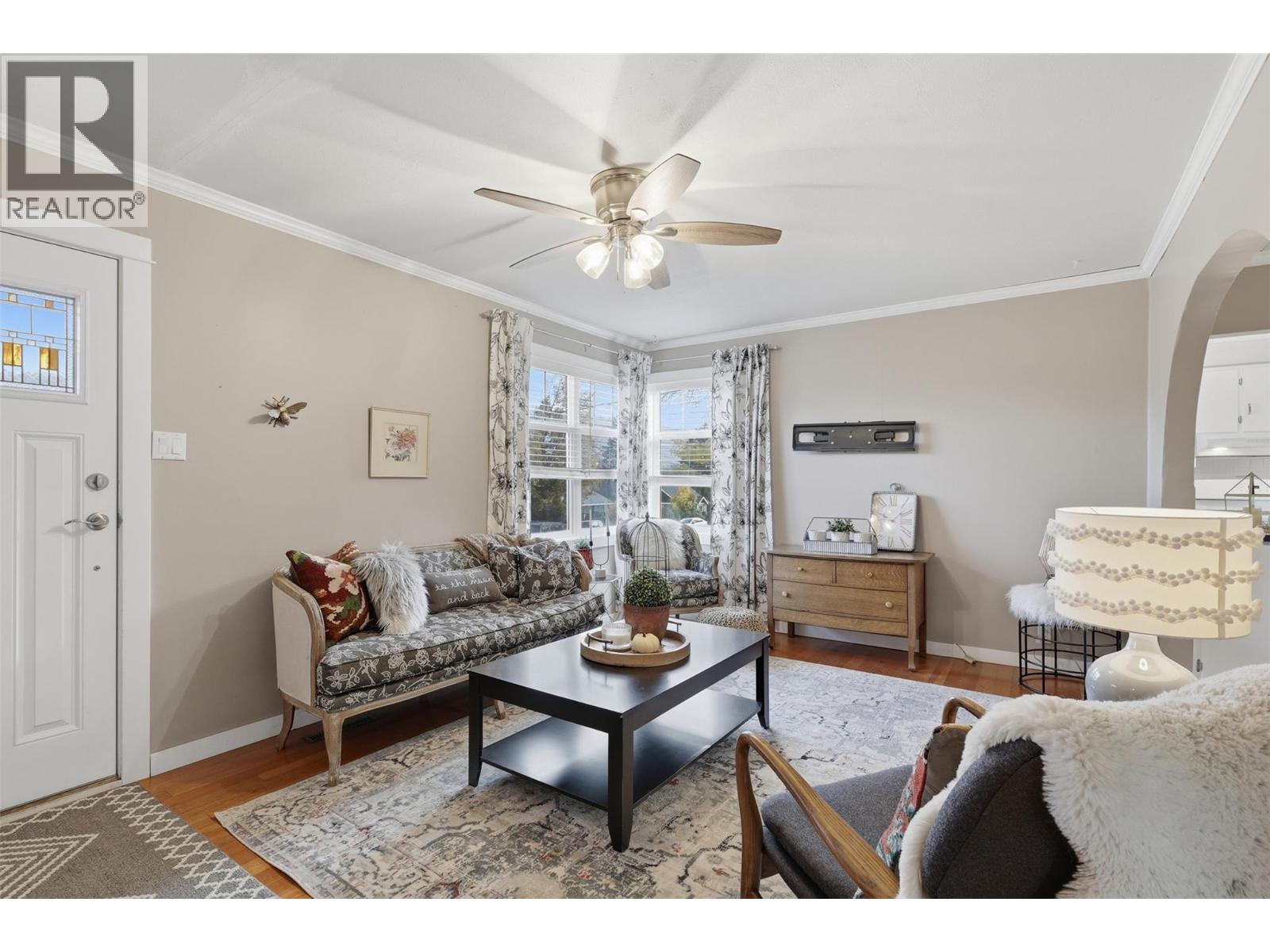 1233 Pine Street Property Photo 4