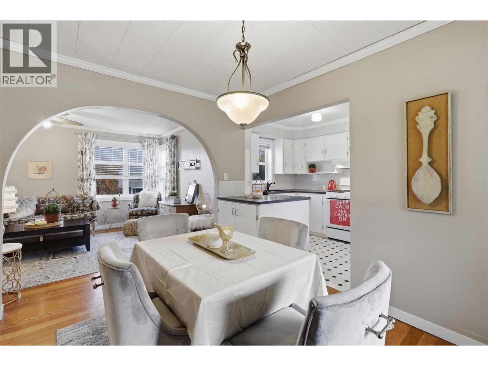 1233 Pine Street Property Photo 10