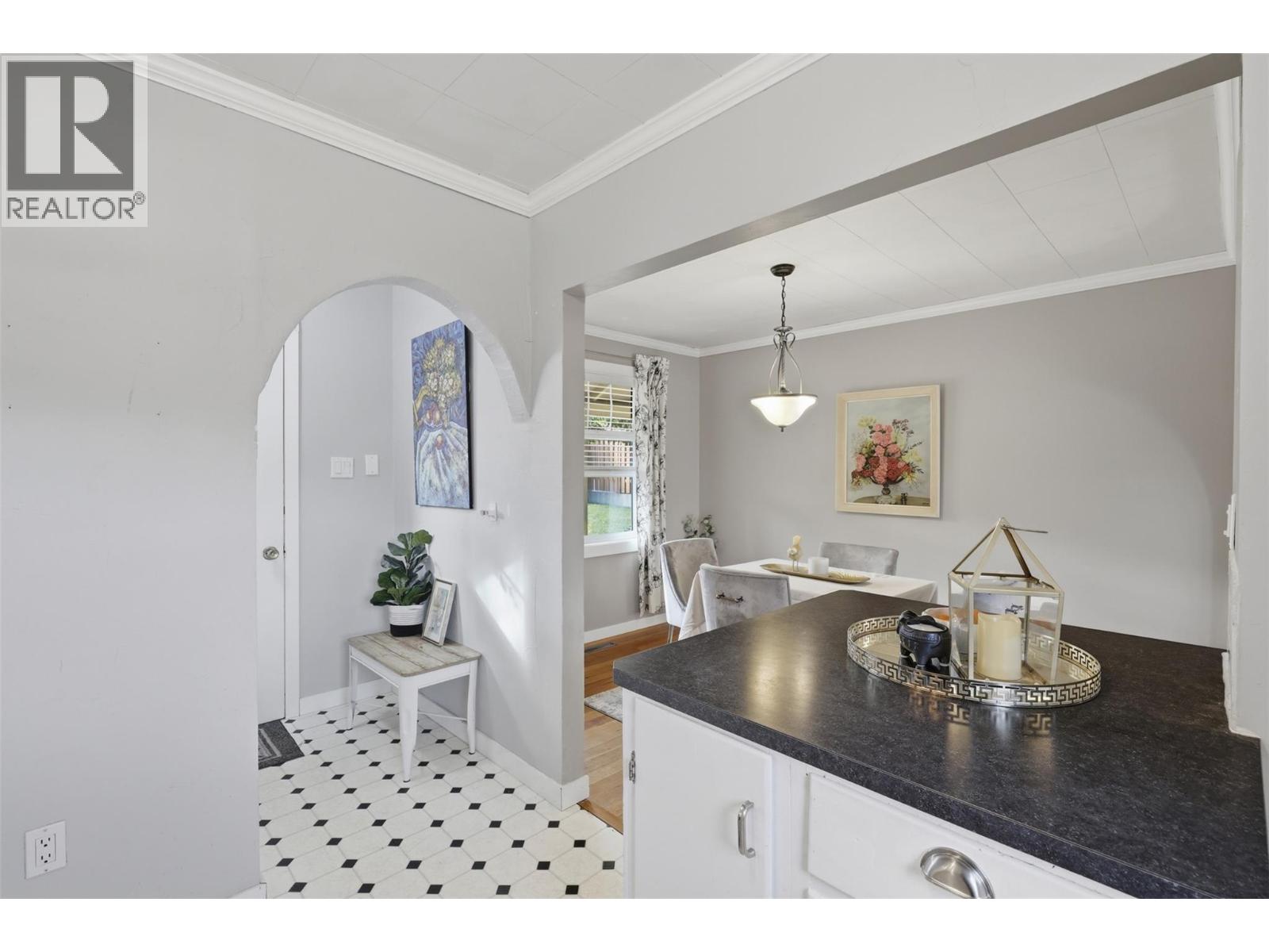 1233 Pine Street Property Photo 13