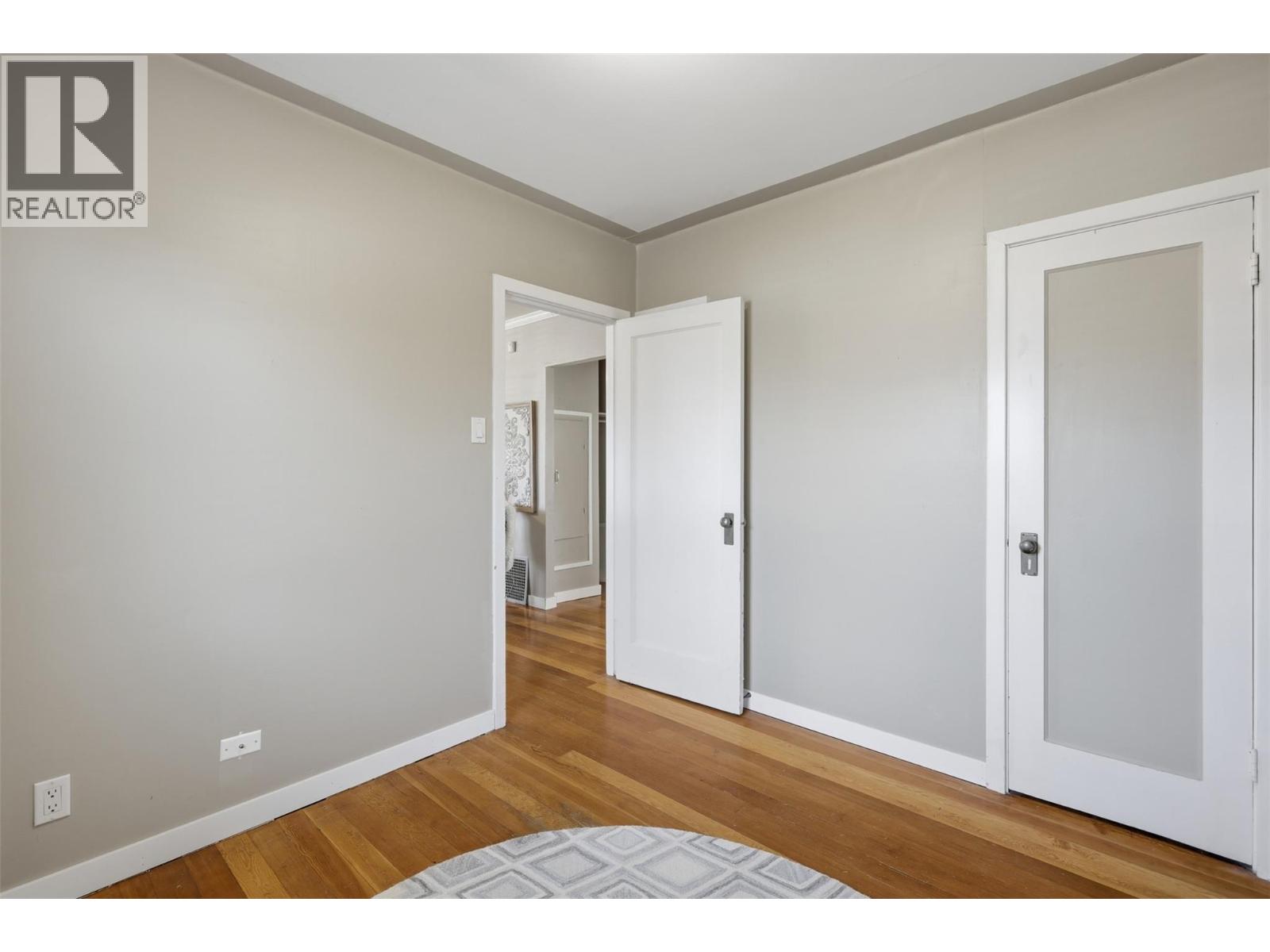 1233 Pine Street Property Photo 22