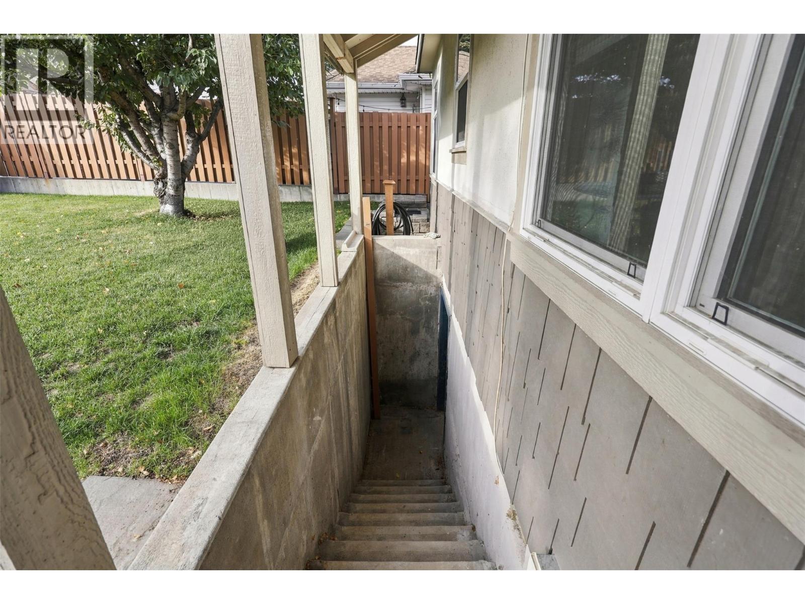 1233 Pine Street Property Photo 28