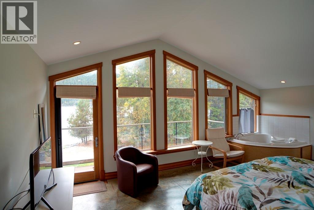 4662 Crescent Road Property Photo 17