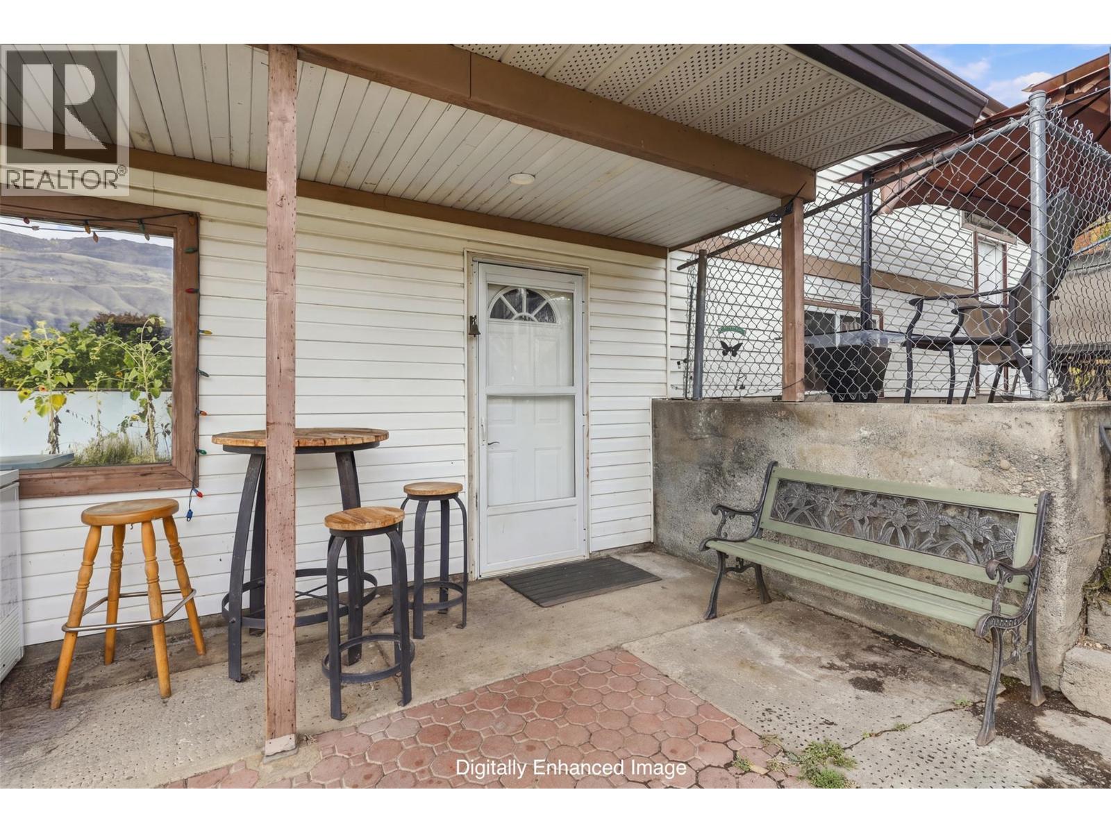 894 Mayne Road Property Photo 3